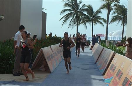 Khởi tranh giải đấu 3 môn phối hợp-VNG IRONMAN 70.3 tại Đà Nẵng