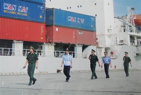 Phối hợp chặt chẽ trong kiểm tra, giám sát và tìm kiếm cứu nạn