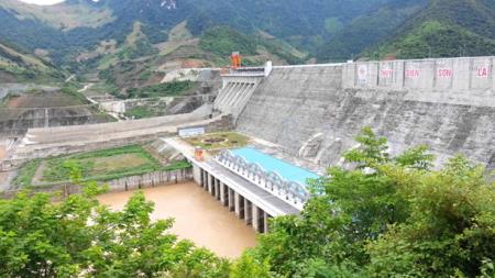 Hỗ trợ dự án di dân, tái định cư thủy điện Sơn La