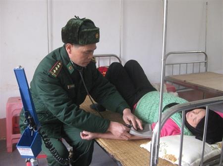 "Bộ ba" y sĩ ở Đồn BP Đàm Thủy