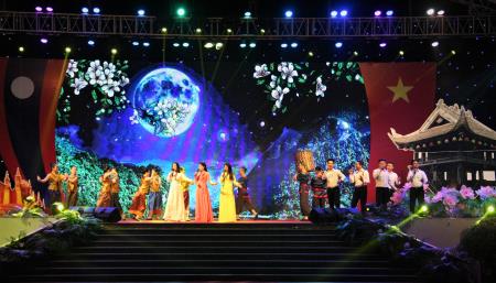 Chương trình nghệ thuật đặc biệt chào mừng “Ngày hội thắm tình hữu nghị đặc biệt Việt Nam-Lào” năm 2019