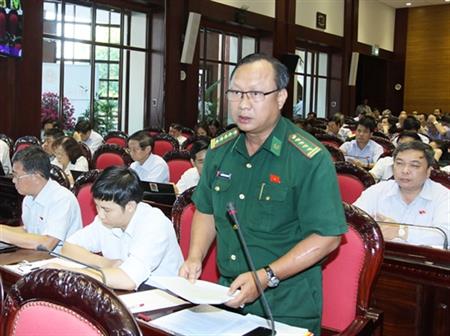 Đề nghị Bộ Quốc phòng quyết định việc lập, mở, đóng, hủy bỏ sân bay chuyên dụng