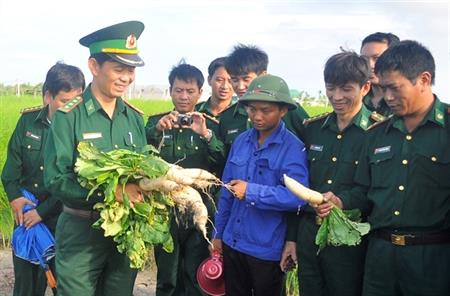 Đẩy mạnh tăng gia sản xuất, cải thiện đời sống bộ đội
