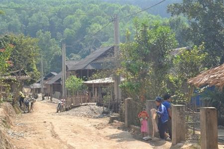 Ổn định đời sống nhân dân nơi xảy ra vụ trọng án ở bản Phồng