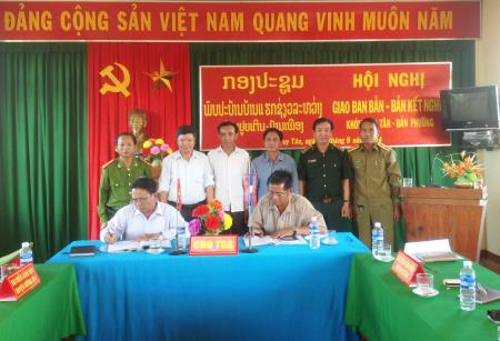 Kết nghĩa bản - bản: Huy động sức mạnh lòng dân hai bên biên giới