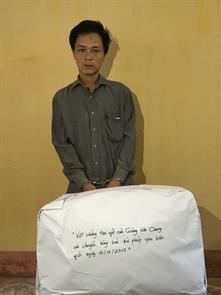 Bắt đối tượng vận chuyển 25 kg pháo nổ qua biên giới
