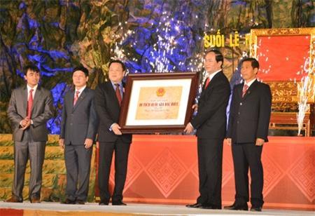 Cao Bằng: Công bố quyết định thành lập thành phố Cao Bằng và Di tích quốc gia đặc biệt Pác Bó