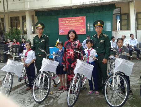 Ra sức thi đua xây dựng đơn vị, địa bàn vững mạnh