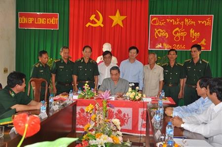 Đồn BP Long Khốt phát huy hơn nữa đơn vị anh hùng