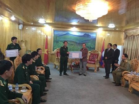 Bộ Chỉ huy BĐBP Thanh Hoá chúc Tết tỉnh Hủa Phăn, Lào