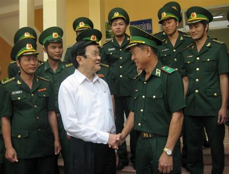 Chủ tịch nước Trương Tấn Sang thăm, chúc Tết Đồn BP CKQT Tịnh Biên