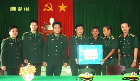 Lãnh đạo Bộ Tư lệnh BĐBP thăm, chúc tết UBND tỉnh và BĐBP Bình Thuận
