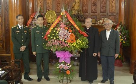BĐBP tỉnh Thừa Thiên Huế chúc mừng Tòa Tổng giám mục giáo phận Huế nhân dịp Giáng sinh