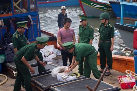 Bắt đối tượng tàng trữ 7,7 kg thuốc nổ