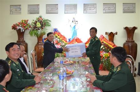 BĐBP Nghệ An chúc mừng giáo dân nhân lễ Giáng sinh