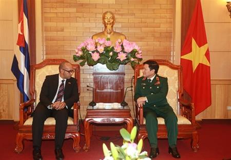 Lãnh đạo Bộ Quốc phòng tiếp Đại sứ Cu-ba
