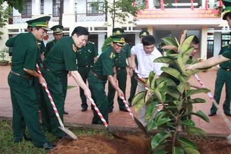 Thượng tướng Ngô Xuân Lịch thăm và làm việc tại BĐBP tỉnh Đắc Lắc