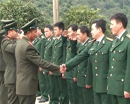 Hội đàm giữa lực lượng biên phòng, quân sự Quảng Bình và Khăm Muộn