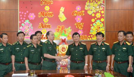 Lãnh đạo Quân khu 7 thăm và chúc Tết BĐBP Bình Phước