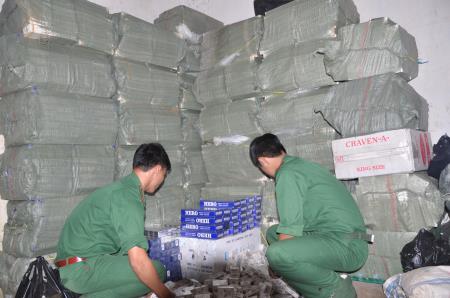 Trắng đêm chống buôn lậu trên tuyến biên giới Long An