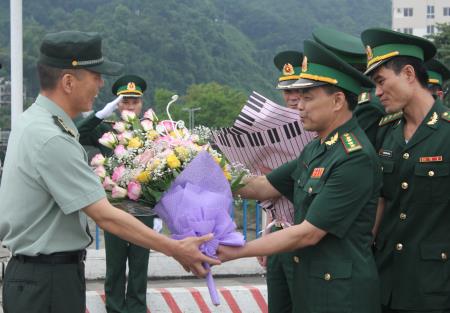 BĐBP Lào Cai và BĐBP khu Mông tự hội đàm lần thứ 22
