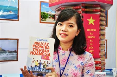 Tôn vinh sách về chủ quyền biển đảo