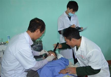 Gần 800 bà con dân tộc Chứt được khám chữa bệnh miễn phí