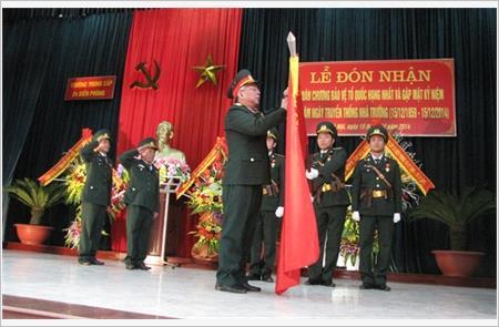 Trường Trung cấp 24 Biên phòng đón nhận Huân chương Bảo vệ Tổ quốc hạng Nhất