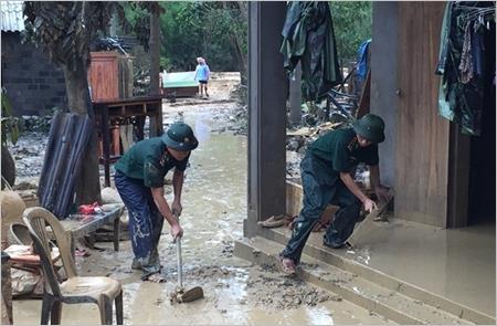 Đồn BP Quan Lạn thành lập đội công tác giúp dân khắc phục hậu quả mưa lũ