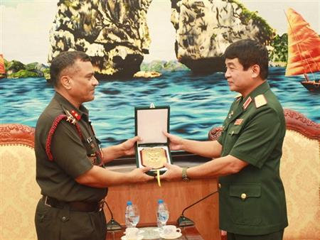 Việt Nam - Ấn Độ tăng cường hợp tác quốc phòng