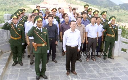 Phó Chủ tịch Quốc hội Phùng Quốc Hiển làm việc tại huyện Đồng Văn, Hà Giang