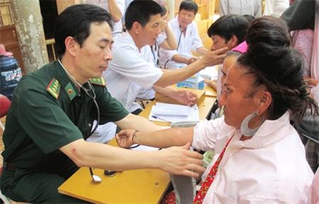 BĐBP khám chữa bệnh và câp phát thuốc miến phí cho nhân dân các dân tộc huyện biên giới Mộc Châu
