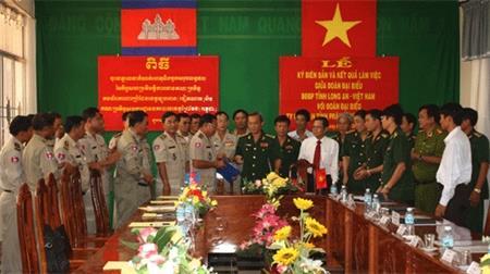 Hội đàm giữ Đoàn đại biểu BĐBP Long An (VN) và Đoàn đại biểu Ty công an tỉnh Prây Veng (CPC)