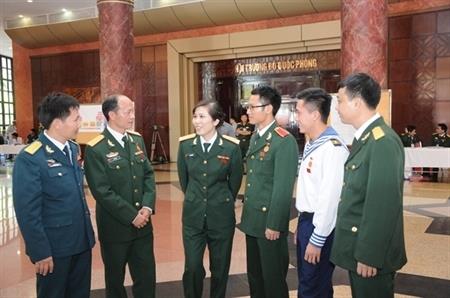 Cứ A Dia "miệng nói, tay làm"