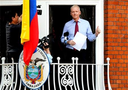 Tranh cãi ngoại giao vì ông chủ WikiLeaks