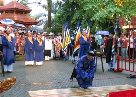 Lễ tế tổ bách nghệ tôn vinh nghề truyền thống Việt