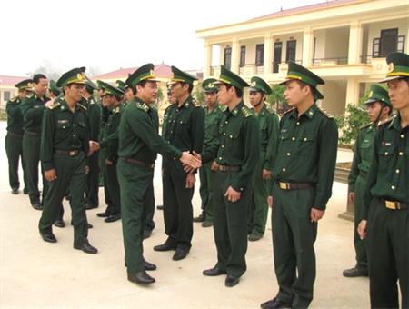 Kiểm tra kết quả xây dựng Đồn mẫu tại Điện Biên