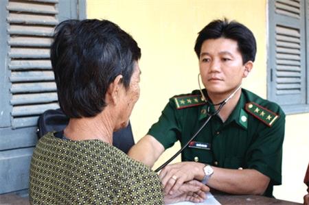BĐBP Long An: Khám bệnh, cấp thuốc miễn phí cho nhân dân biên giới