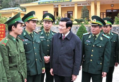 Chủ tịch Trương Tấn Sang với Bộ đội Biên phòng
