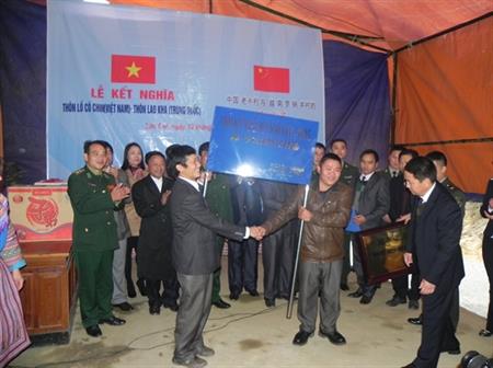 Không còn khoảng cách