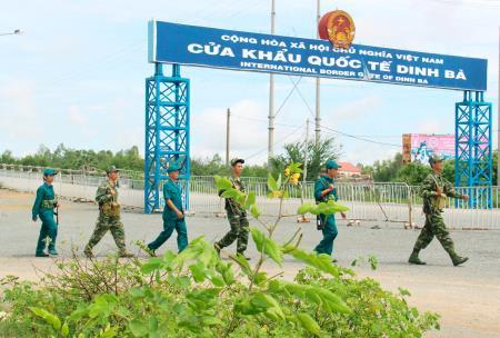 Tỉnh ủy Đồng Tháp làm việc với BĐBP tỉnh về nhiệm vụ quản lý, bảo vệ chủ quyền lãnh thổ
