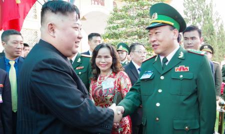 Chủ tịch Triều Tiên Kim Jong-un đã lên tàu rời Việt Nam