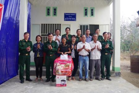 BĐBP Kon Tum trao tặng nhà tình thương