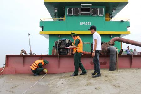 Ngăn chặn những vòi “bạch tuộc” rút ruột biển Cần Giờ
