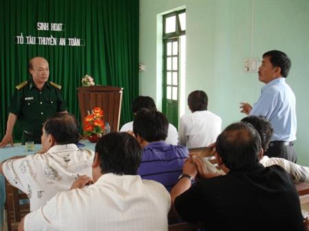 Đồng hành cùng ngư dân vươn khơi