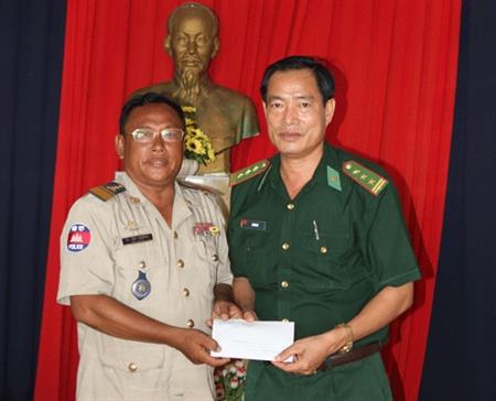 Hỗ trợ kinh phí cho lực lượng bảo vệ biên giới Campuchia
