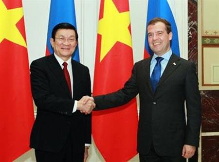 Chủ tịch nước Trương Tấn Sang hội kiến Thủ tướng Nga Medvedev
