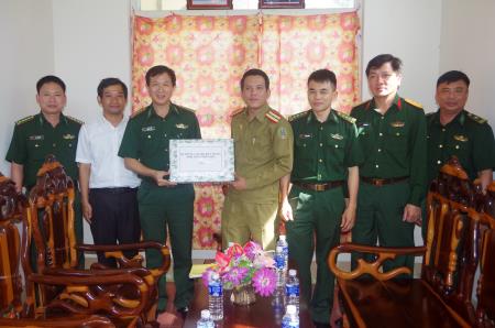 BĐBP Thừa Thiên Huế chúc Tết lực lượng vũ trang 2 tỉnh Sekong, Salavan