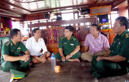 Đảng viên trên những con tàu vươn khơi