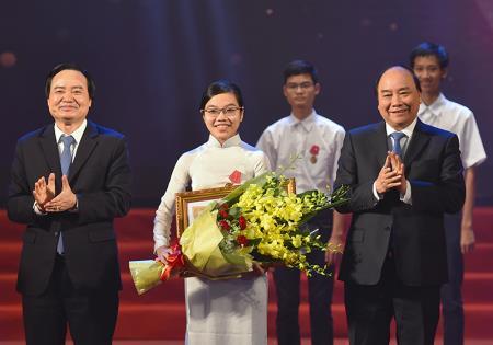 Thủ tướng Nguyễn Xuân Phúc: "Tổ quốc không chỉ cần những tấm Huy chương"...